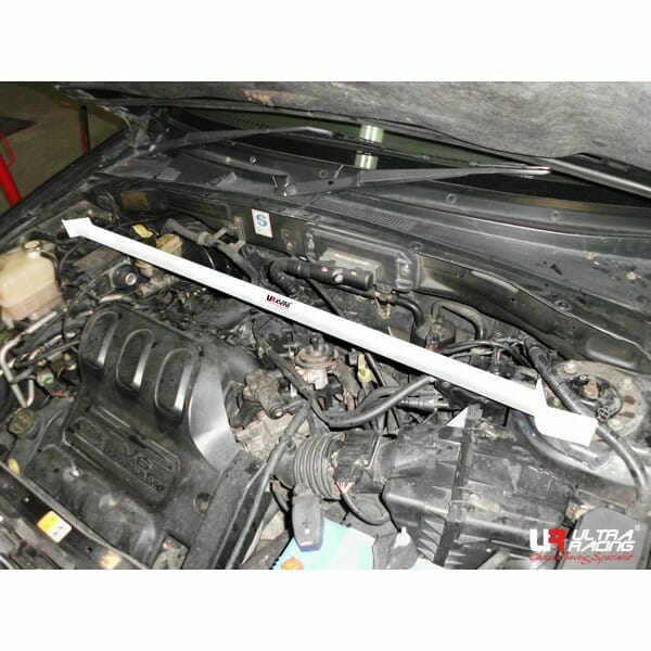 Ultra Racing 3-Point Fender Brace (UR-FD3-715P)
